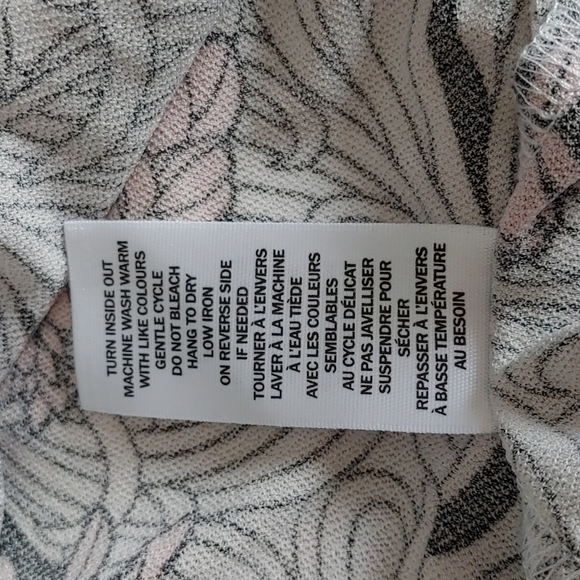 2/$30 Northern Reflections Floral & Graphic Design Women's top XL - Picture 7 of 7